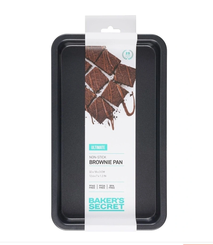 Non-stick brownie baking pan for even baking