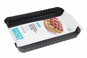 Loose base quiche pan for easy baking release