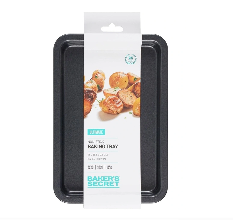 Non-stick baking tray for oven baking and roasting