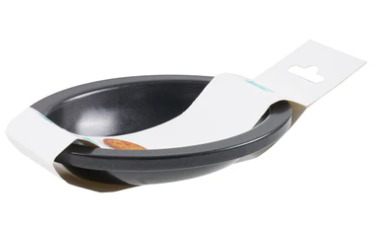 Non-stick oval pie pan for easy baking and serving
