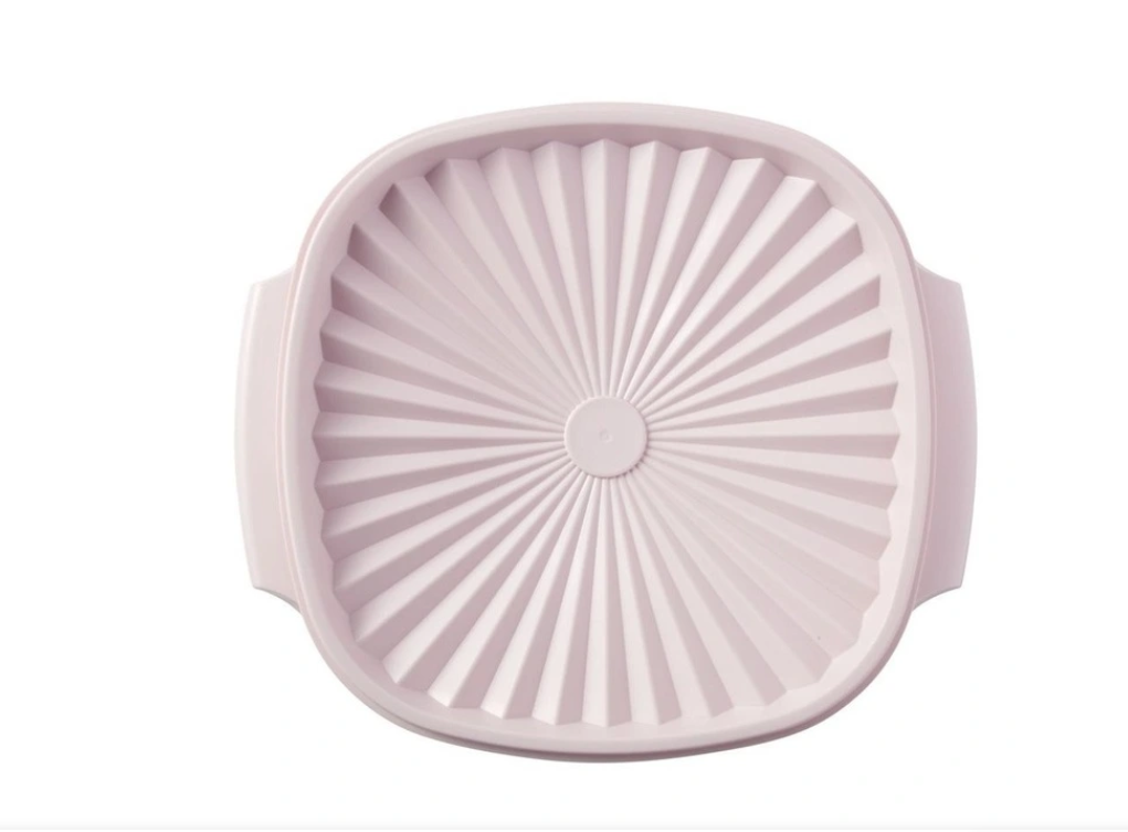 Reusable Tupperware Heritage 3-piece food storage bowl set with multiple sizes for everyday kitchen use.