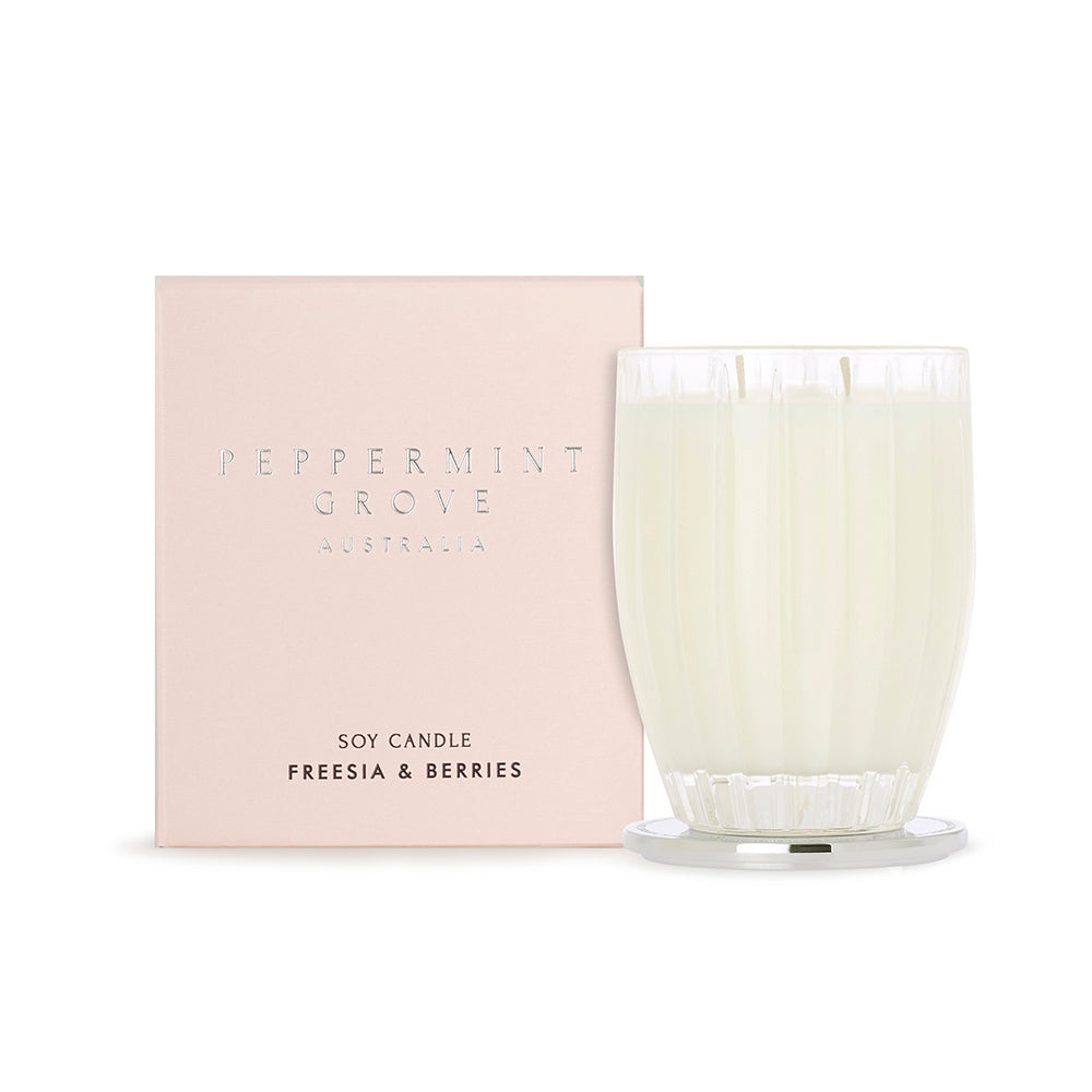 Peppermint grove Candle Freesia Berries Large