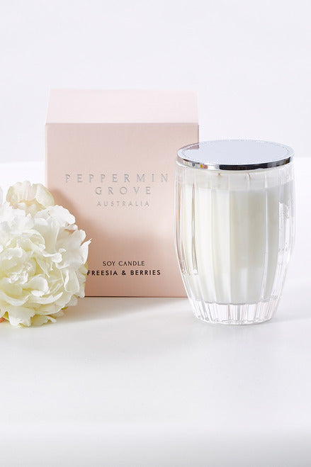 Peppermint grove Candle Freesia Berries Large