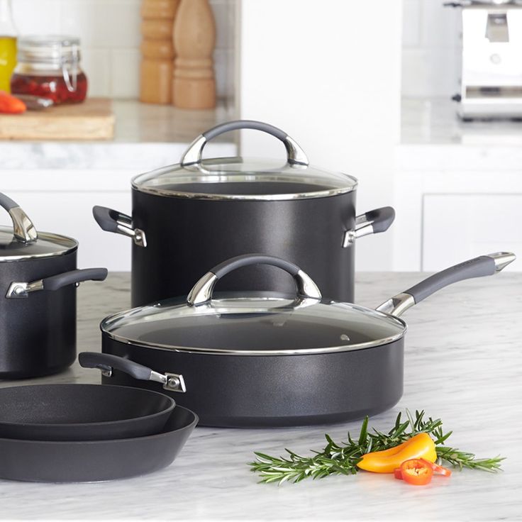 Cooking vegetables in Anolon Endurance+ 30cm nonstick sauté pan