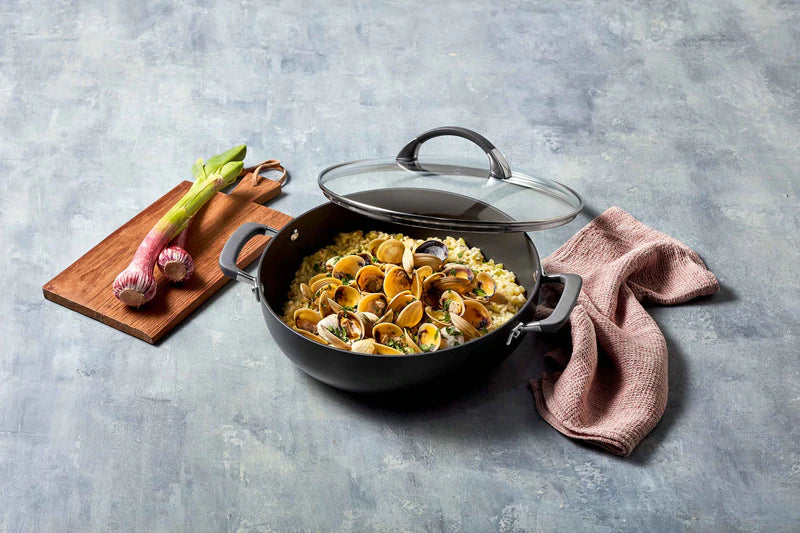 Anolon Endurance+ Covered Casserole Pan 30cm 7.1L non-stick cookware with lid for cooking and serving