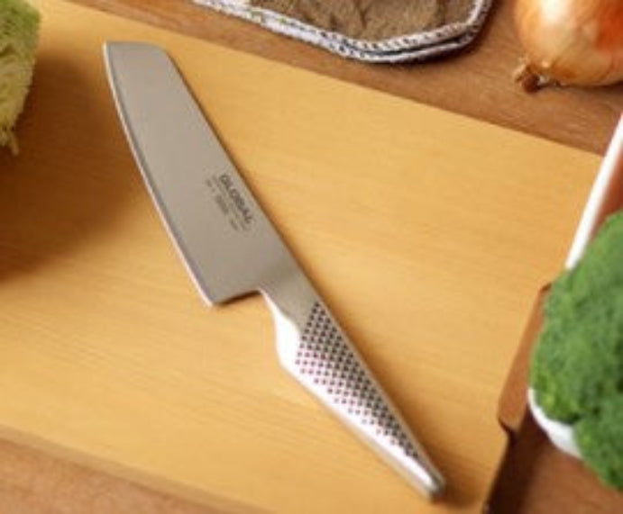 Global Vegetable Knife 14cm sharp blade