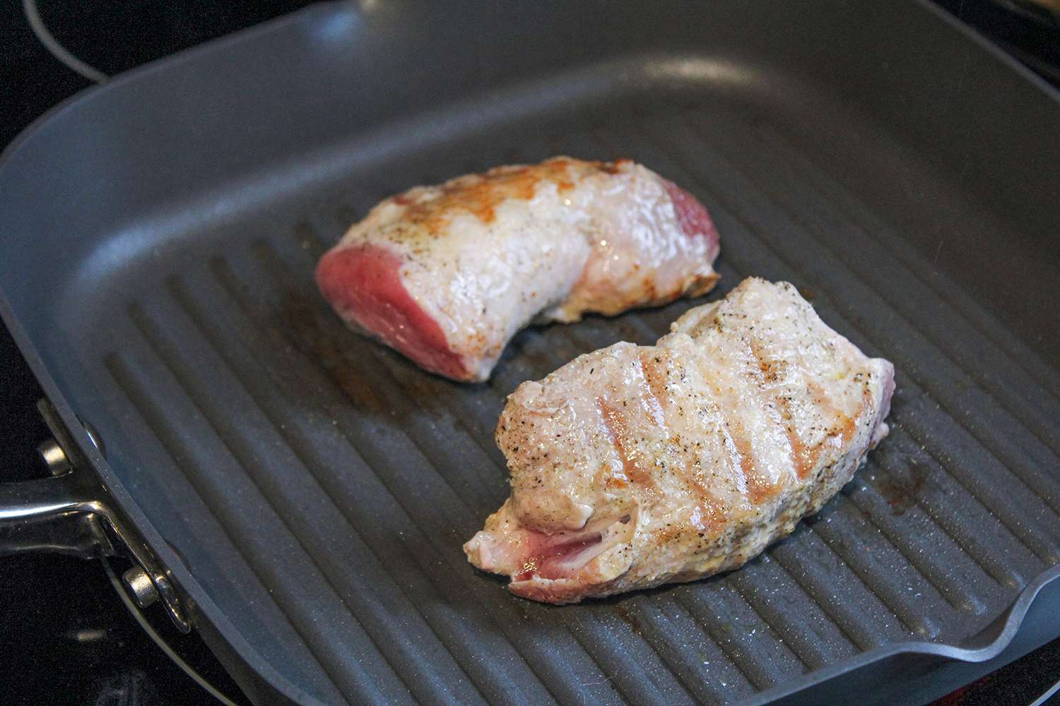Premium Anolon Endurance Plus Square Grillpan 28cm for everyday grilling and searing