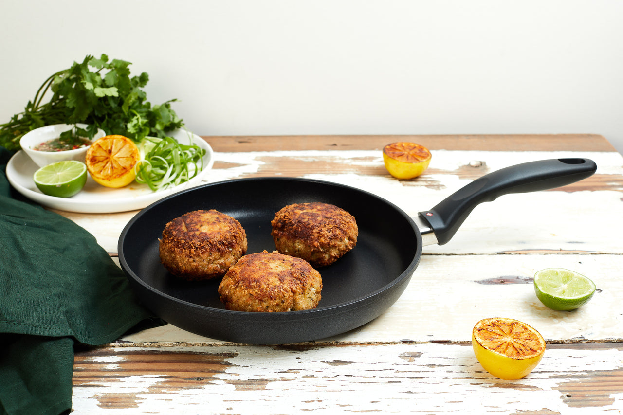 Swiss Diamond XD 24cm frypan with ergonomic handle and premium non-stick surface
