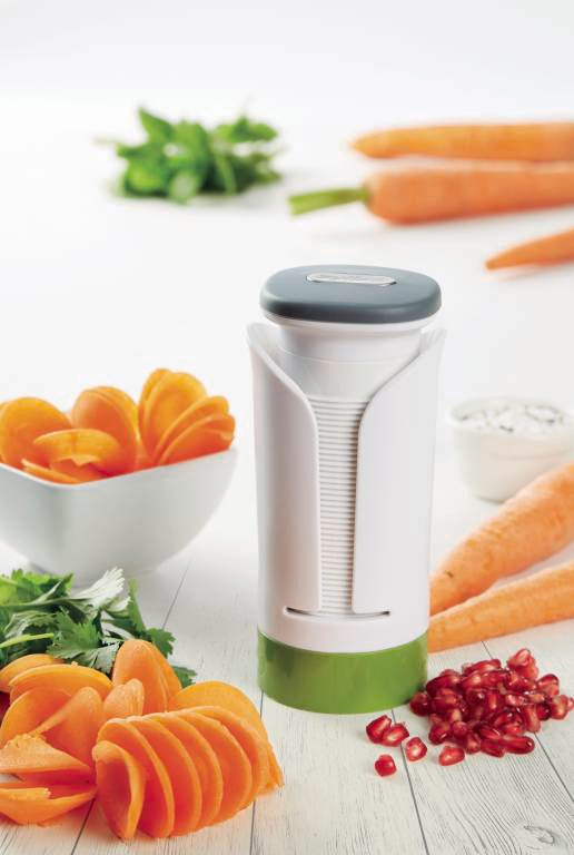 Zyliss Spiralizer making vegetable noodles from zucchini and carrots